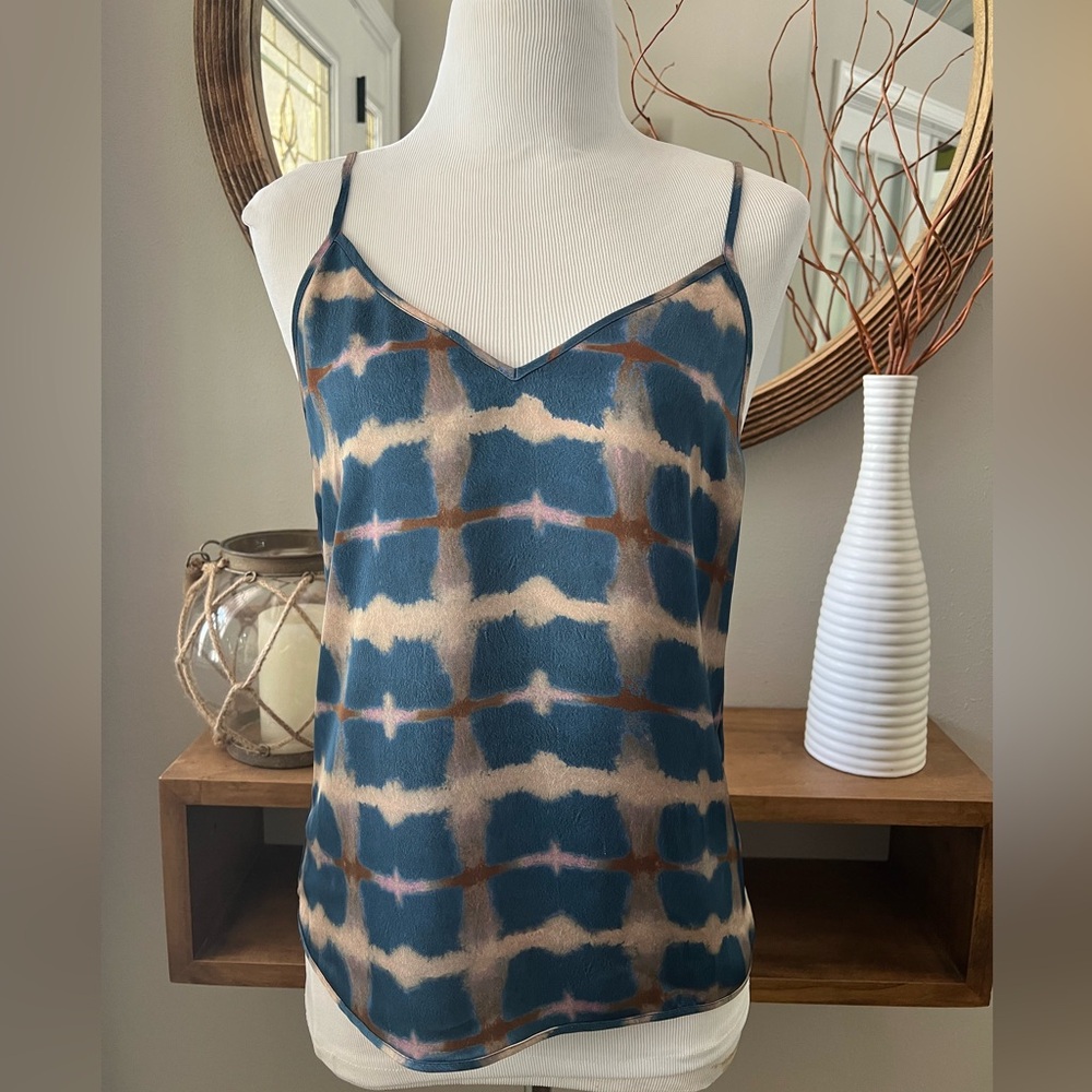 Aritzia Babaton Women's Camisole Tank Top Everly Blouse  XS
